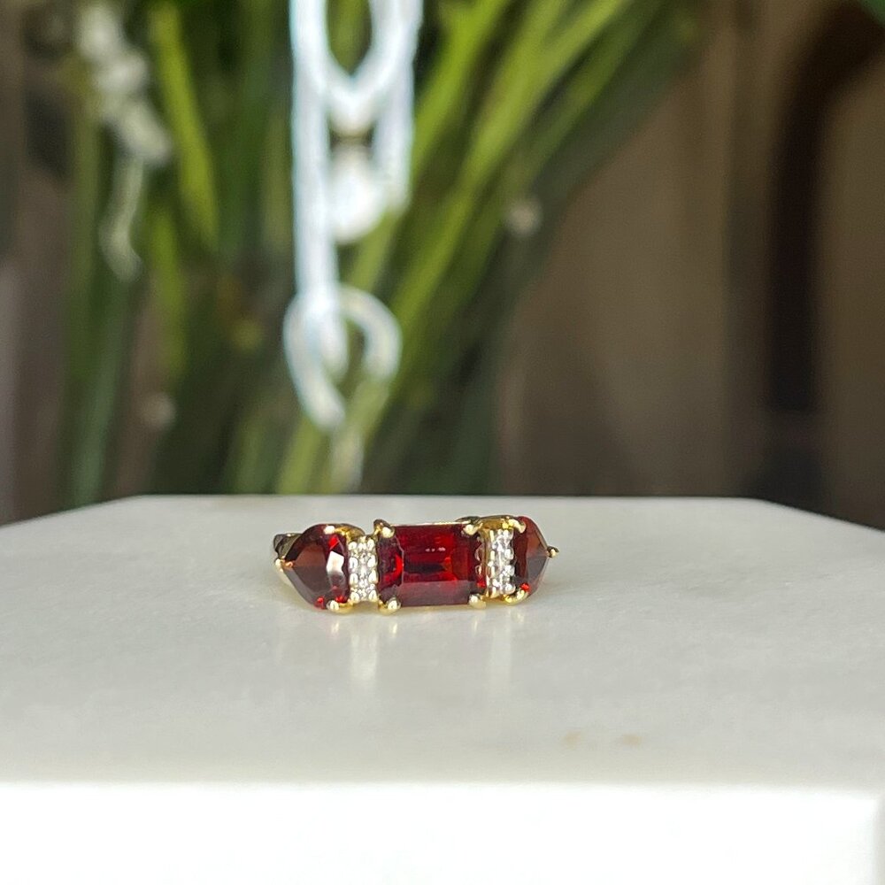 14K yellow gold garnet ring size.6